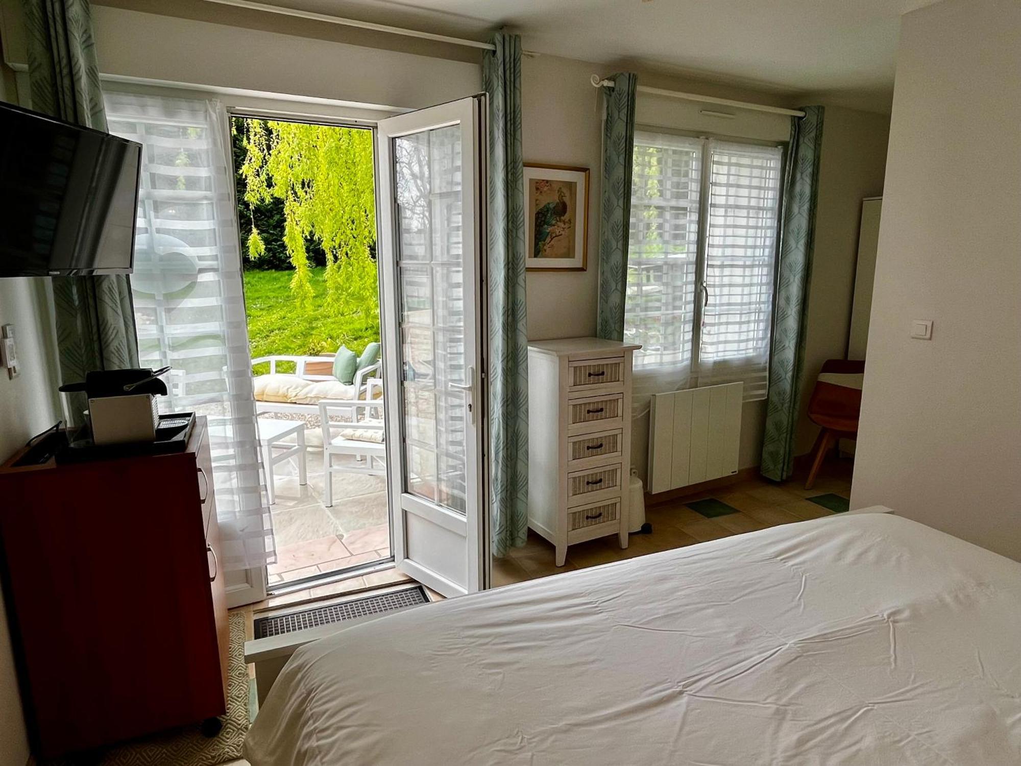 Sans Souci Bed And Breakfast Luxe Heated Pool And Restaurant Luzillé Εξωτερικό φωτογραφία
